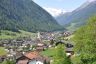 Neustift mit Gletscher im Hintergrund